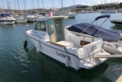 Jeanneau Merry Fisher 635 for sale in France for €18,000 (£15,681)