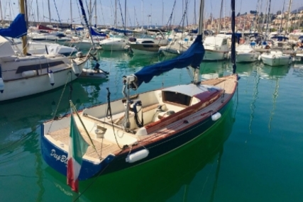 Latitude 46 for sale in France for €65,000 (£56,938)