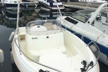 Jeanneau Cap Camarat 555 for sale in France for €15,000 (£13,145)