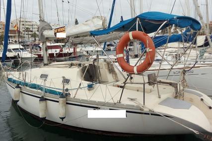 Jeanneau Eolia for sale in Spain for €8,000 (£7,008)