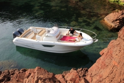 Jeanneau Cap Camarat 8.5 CC for sale in France for €48,500 (£43,408)