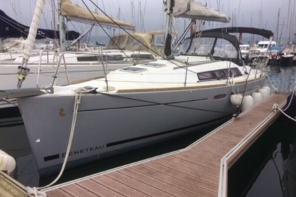Beneteau Oceanis 31 Lifting Keel for sale in France for €75,000 (£65,698)