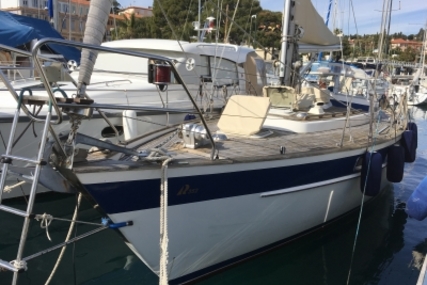 Hallberg-Rassy 352 for sale in France for €67,000 (£58,690)
