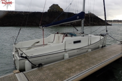 Jeanneau Sun 2500 Lifting Keel for sale in France for €23,500 (£20,404)