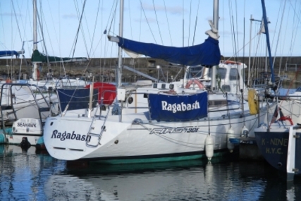 Beneteau First 30 E for sale in Ireland for €14,950 (£13,096)