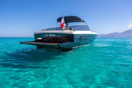 Itama 40 for sale in France for €275,000 (£245,982)