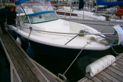 Beneteau Ombrine 700 for sale in France for €16,000 (£14,016)