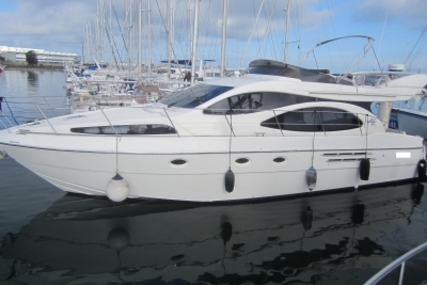 Azimut 46 for sale in France for €162,000 (£141,126)