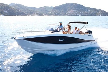Quicksilver 755 Activ for sale in Italy for €50,090 (£43,775)