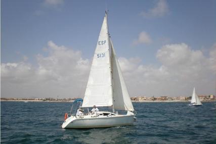 Jeanneau Sunway 25 for sale in Spain for €14,000 (£12,264)