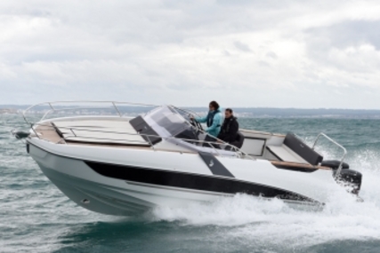 Beneteau Flyer 8.8 Sundeck for sale in France for €89,000 (£77,959)