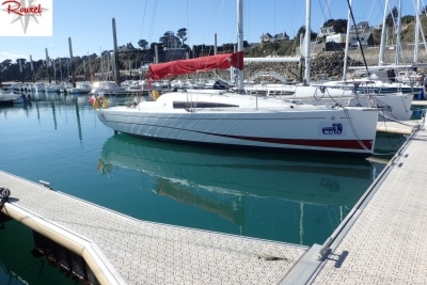 Jeanneau Sun Fast 3200 for sale in France for €89,000 (£77,961)
