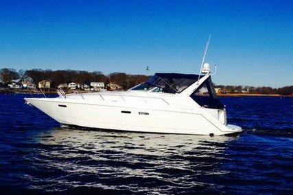 Chris-Craft 380 Continental for sale in United States of America for $71,200 (£52,915)