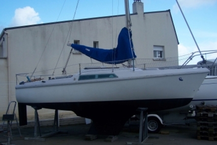 Jeanneau Flirt for sale in France for €1,900 (£1,668)