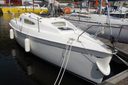 Jeanneau Sun Odyssey 24.2 for sale in France for €12,000 (£10,503)