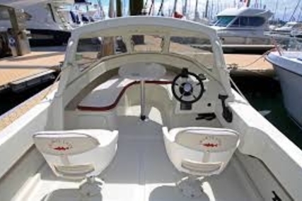 Smartliner 19 Cuddy for sale in France for €13,000 (£11,393)