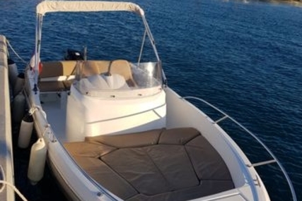 Jeanneau Cap Camarat 6.5 CC for sale in France for €22,000 (£19,280)