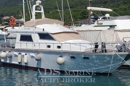 Camuffo 40 fly for sale in Italy for €85,000 (£74,599)