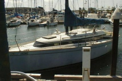 Pearson 323 for sale in United States of America for $15,000 (£11,631)