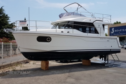Beneteau Swift Trawler 30 for sale in France for €242,000 (£214,290)