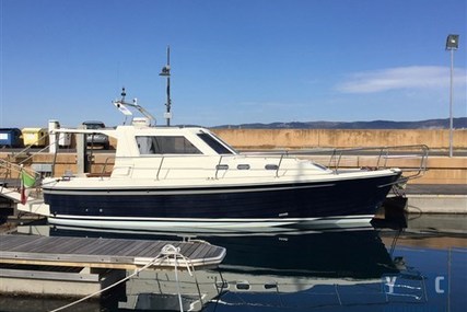 Vektor ADRIA 1002 for sale in Italy for €70,000 (£61,520)