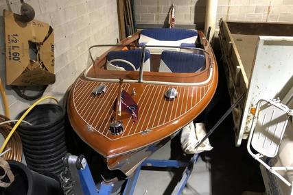 Chris-Craft Holiday 18 for sale in United States of America for $15,000 (£11,191)