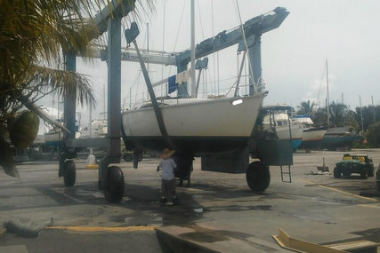 Hunter 35 LEGEND for sale in United States of America for $38,900 (£29,965)