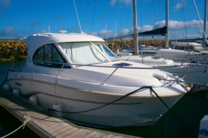 Beneteau Antares 8 for sale in France for €47,000 (£41,170)
