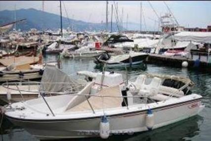 Boston Whaler 210 Outrage for sale in Italy for €19,000 (£17,061)