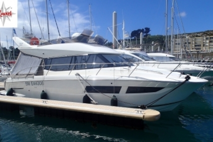 Prestige 350 for sale in France for €195,000 (£170,814)
