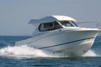 Jeanneau Merry Fisher 8 for sale in France for €55,900 (£49,060)