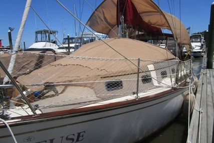 Island Packet 32 for sale in United States of America for $49,900 (£38,439) Island Packet 32 for sale in United States of America for $49,900 (£38,439)