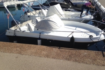 Jeanneau Cap Camarat 5.5 WA for sale in France for €25,000 (£21,971)