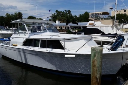 Chris-Craft Commander 31 Express for sale in United States of America for $17,900 (£14,019)