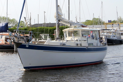 Hallberg-Rassy 94 for sale in Netherlands for €42,000 (£37,901) Hallberg-Rassy 94 for sale in Netherlands for €42,000 (£37,901)