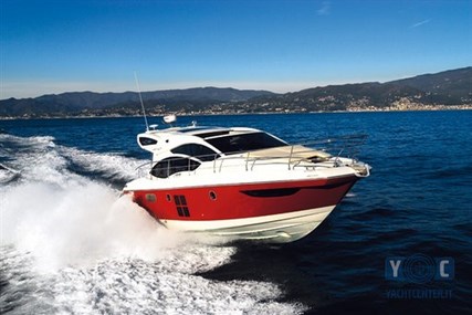 Azimut 40 S for sale in Italy for €287,000 (£251,883)