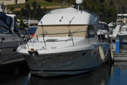 Prestige 32 for sale in Portugal for €90,000 (£81,026)