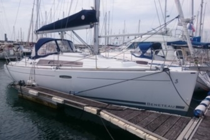 Beneteau Oceanis 31 for sale in France for €52,000 (£46,545)