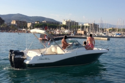 Jeanneau Cap Camarat 755 WA for sale in France for €26,000 (£23,345)