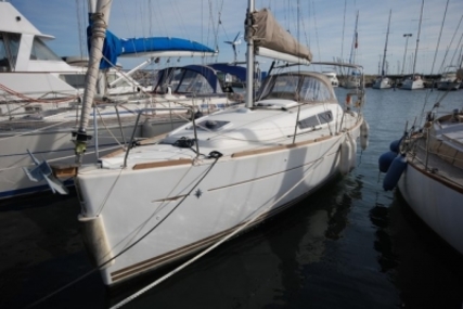 Jeanneau Sun Odyssey 33i for sale in France for €74,000 (£64,850)
