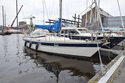 Hallberg-Rassy 352 for sale in Netherlands for €49,500 (£44,669) Hallberg-Rassy 352 for sale in Netherlands for €49,500 (£44,669)