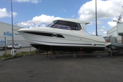 Beneteau Antares 880 HB for sale in France for €57,900 (£50,719)