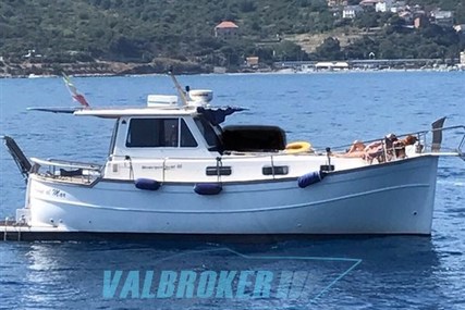 Menorquin 100 for sale in Italy for €90,000 (£80,382)