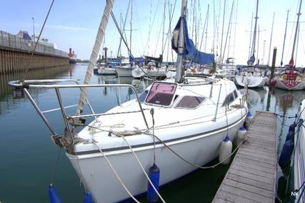 Hunter Channel 27 for sale in United Kingdom for £21,000