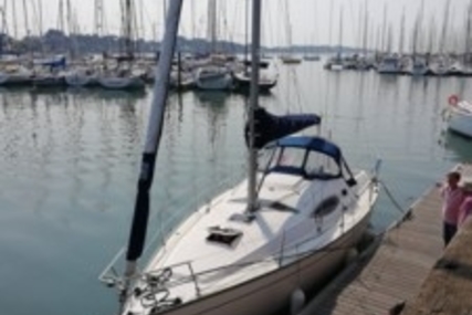 Kirie Feeling 32 for sale in France for €59,900 (£53,498)