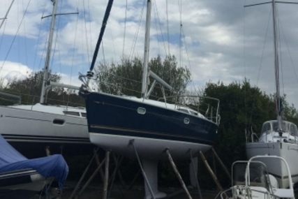 Jeanneau Sun Odyssey 40 for sale in Ireland for €89,900 (£78,385)