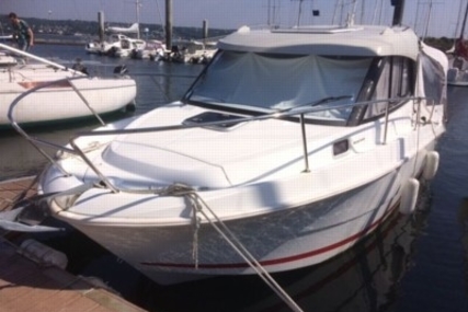 Beneteau Antares 7.80 for sale in France for €40,000 (£35,054)
