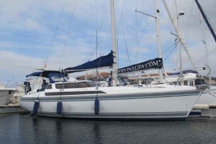 Jeanneau Espace 1000 for sale in Portugal for €38,000 (£33,275)