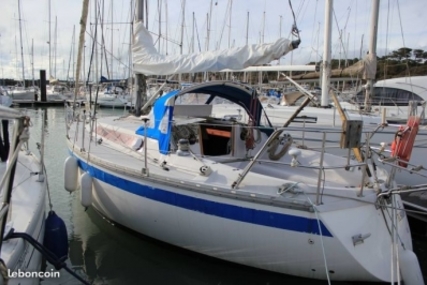 Jeanneau Symphonie for sale in France for €12,500 (£10,954)