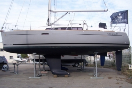 Beneteau Oceanis 31 for sale in France for €69,900 (£62,567)